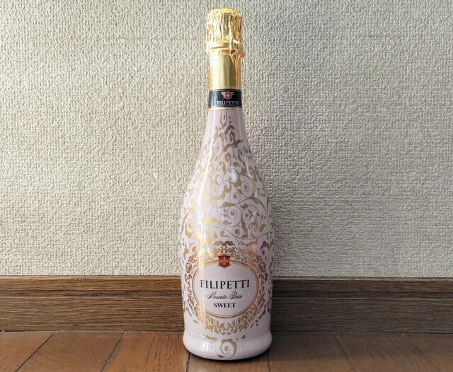 【日欧商事　フリベッティ・モスカート・ロゼ　750 ml　898円】ほのかなピンク色のラベルがかわいらしい