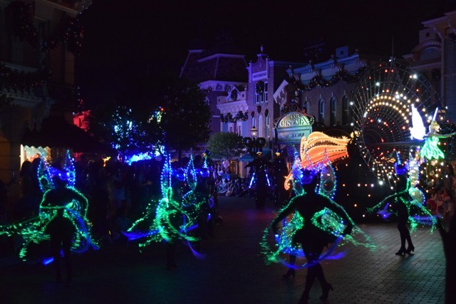 ディズニー・ペイント・ザ・ナイト・パレード｜香港ディズニーランド・リゾート