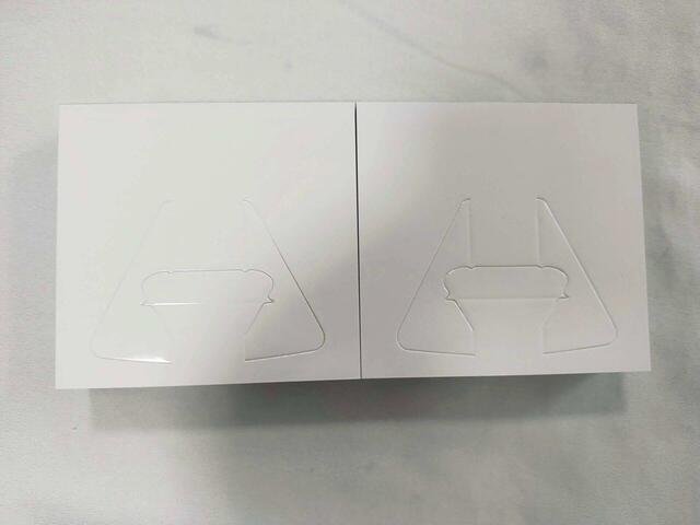 裏面には、簡易スタンド付き