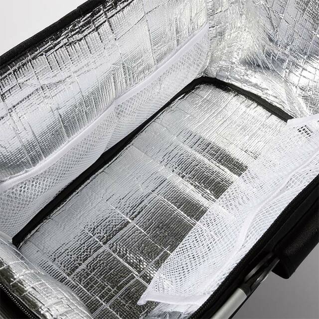 「アルミハンドルクーラーバッグ ブラック」5,940円（税込）