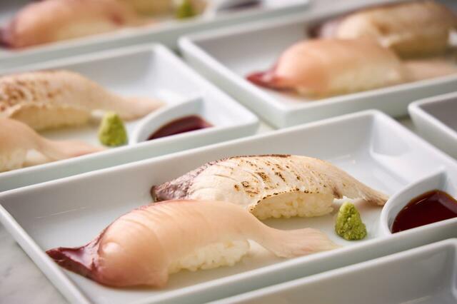 「長崎県産『鰤握り寿司』2種の食べ比べ＜ランチタイム＞」＜期間：2025年11月1日～11月30日＞【「長崎皿うどん」や「佐世保風バーガー」も好きなだけ！ホテルメトロポリタン「食べてみんね！長崎フェア」で長崎の味覚を大満喫！】