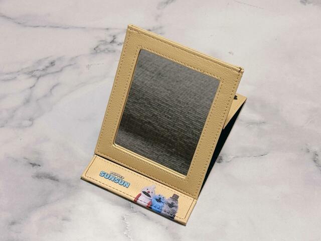 【パペットスンスン×サンキューマート／折りたたみミラー】立てて使えて便利！