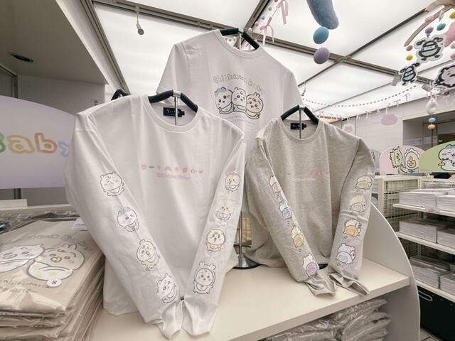 アパレルグッズも展開されています。ロンTがとてもかわいく、買いたいものリストに入れました！