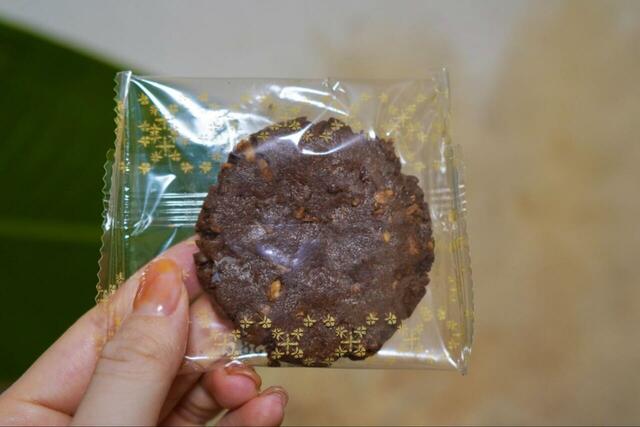 【ステラおばさんのクッキーオンラインストア】”ダブルチョコナッツ”はナッツのアクセントとしっかりしたチョコの味で満足感が凄いです。