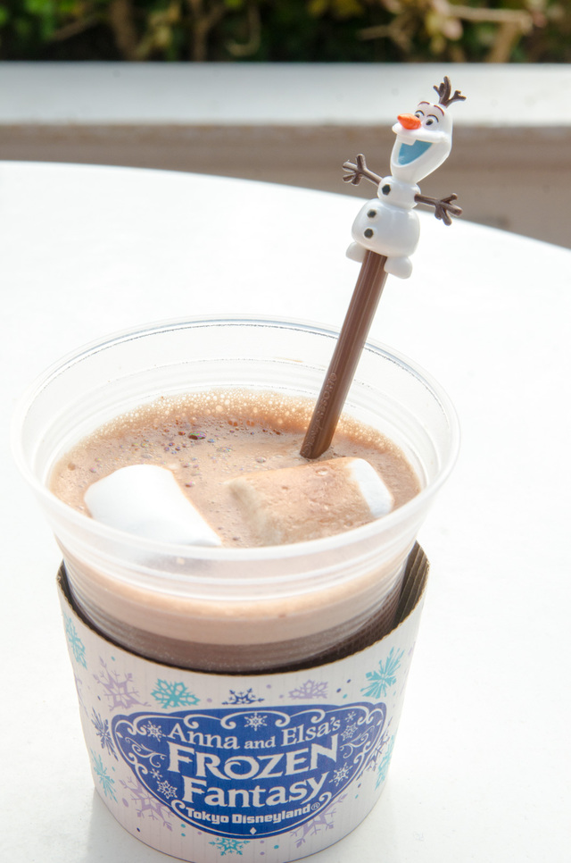 ホットチョコレートドリンク、スーベニアスプーン付き ¥750