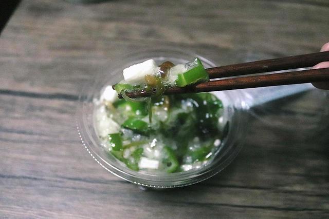 混ぜて食べる オクラとなめこのねばねばサラダを実食