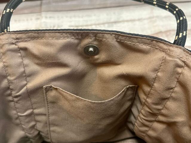 4つ目はフロント側のポケット