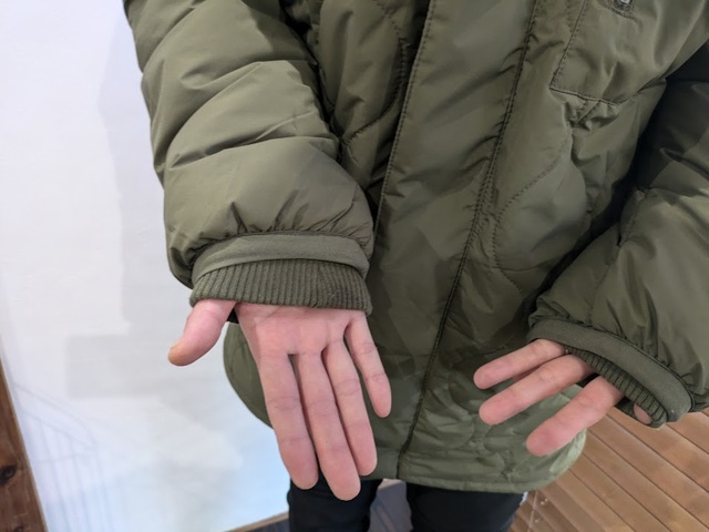 【ワークマン レディース防風撥水ストレッチキルティングコート】袖口は2重になっていて、隙間風もしっかり防げます