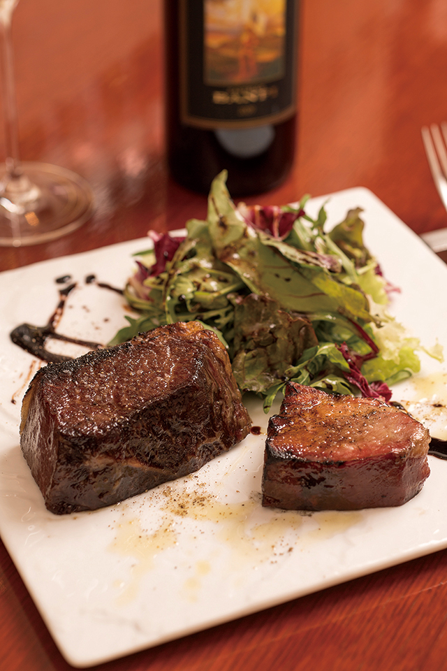 イチボと三元豚肩ロース　300g 6000円（税別）｜炉窯ステーキ煉瓦