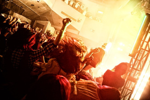 DEZERT　　撮影：小林裕和