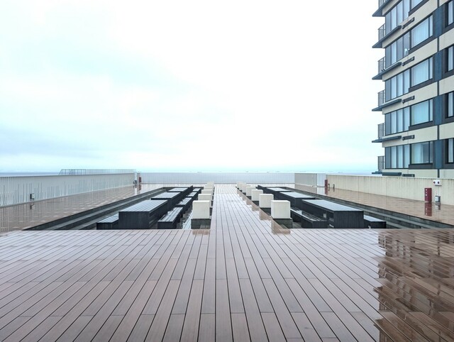 【星野リゾート 1955 東京ベイ】テラスからは新浦安のベイビューが楽しめる