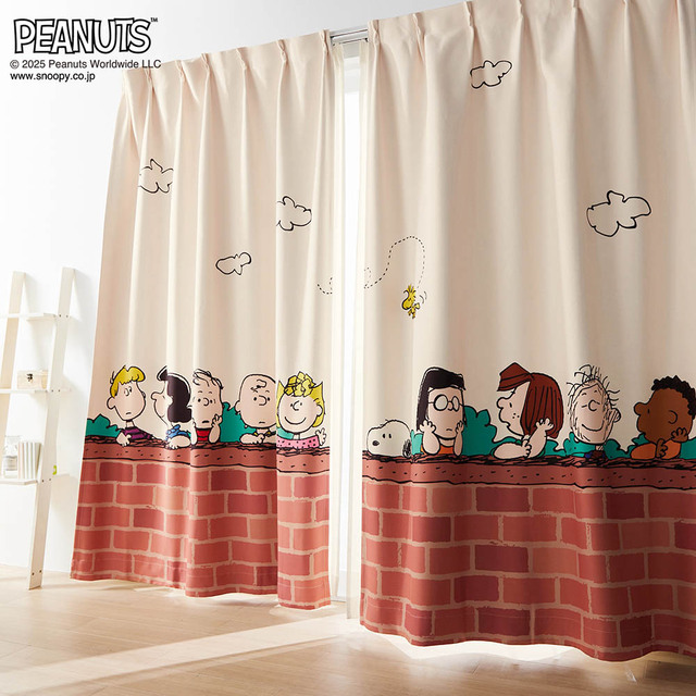 一枚絵のような遮光・遮熱カーテン＜2枚組＞ 「スヌーピー」｜￥9,990～15,290 （税込）