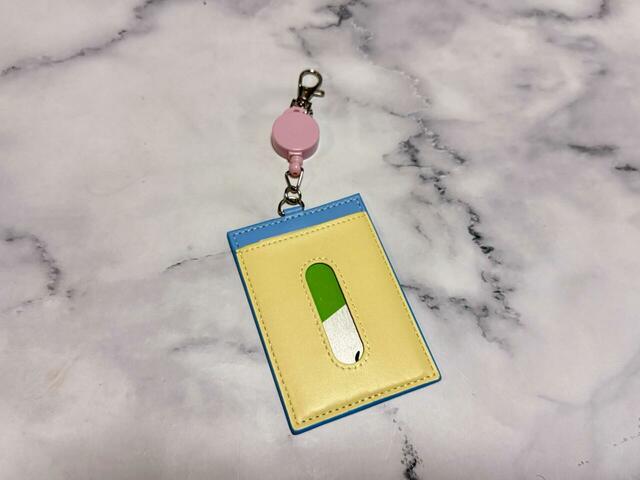 【パペットスンスン×サンキューマート第4弾／リール付きパスケース】カードサイズは（約）6.3×8.8cm。一般的な交通系ICカードであれば収納可能です