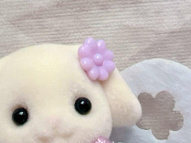 既存商品のシエルのお花の耳飾りはピンク。ラベンダーカラーはここでしか手に入らない特別なもの！