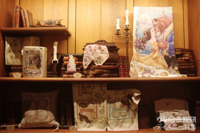 TDL 美女と野獣エリアのお店「ビレッジショップス」 撮影/高梨鈴子