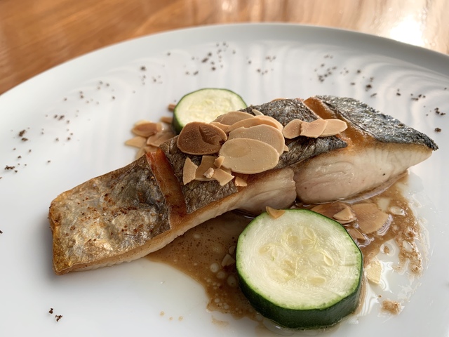 鰆のポワレ アンチョビバターソース