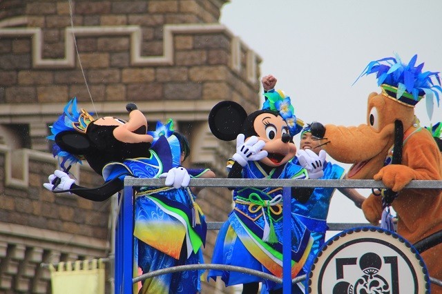 火照った頭に直接水をかけて冷やします