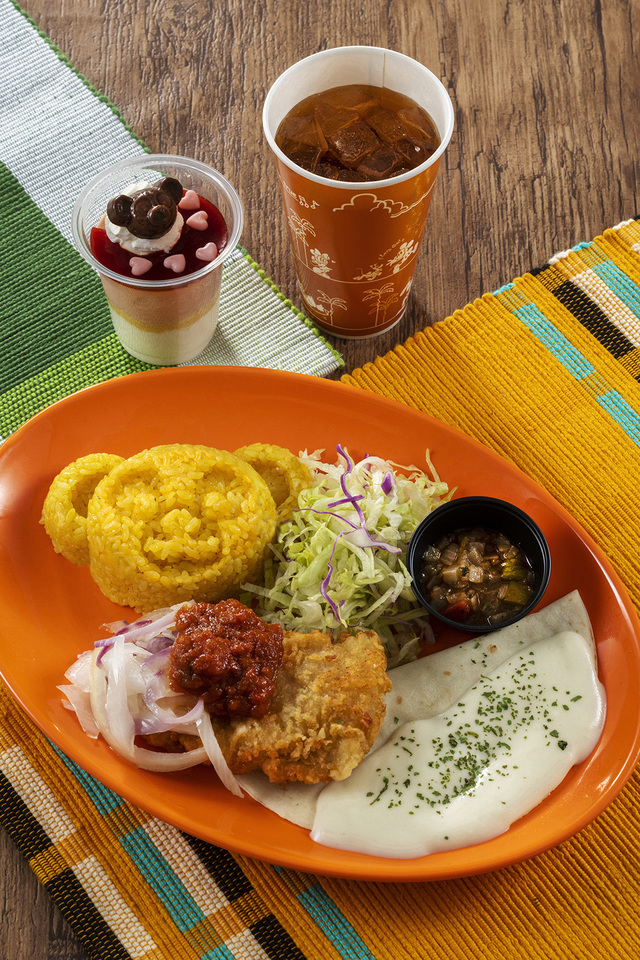 ダッフィー初のご飯! 「ミゲルのおすすめセット」