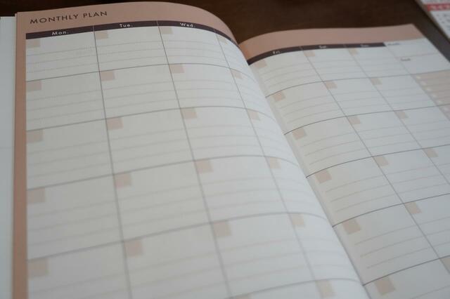 【LIFE PLAN】マンスリータイプの手帳