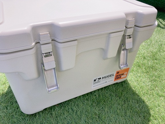 【アイリスオーヤマ HUGEL 真空断熱クーラーボックス】真空断熱技術によって保冷力がUP