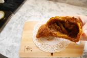 【カレーパンノヒ 角切り牛肉の欧風カレーパン】牛肉のうま味がすごい