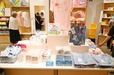 【「誕生50周年記念 ノンタン ずっとともだち!!!」展】展覧会限定グッズがずらり。展覧会限定グッズ(書籍を除く)は、すべて各グッズ1人1点までの個数制限あり。