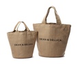 「(写真左)ジュートマーケット トートバッグ Sサイズ」<¥4,180>「(写真右)ジュートマーケット トートバッグ Lサイズ」<¥5,500>」【DEAN & DELUCAアニバーサリープロモーション】