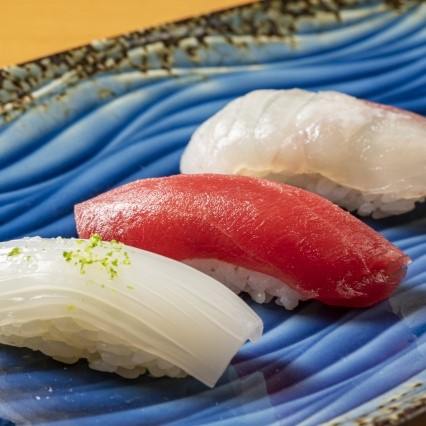 「にぎり寿司」<期間:2025年9月23日>【ホテルニューオータニ博多で一夜限りの『スーパーナイトビュッフェ2025』開催!8月22日までの予約で早割価格に!】