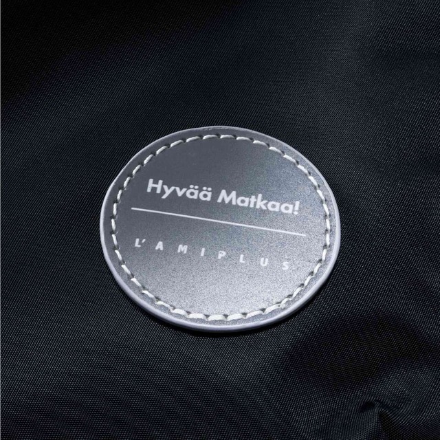 リフレクター仕様のロゴプレート