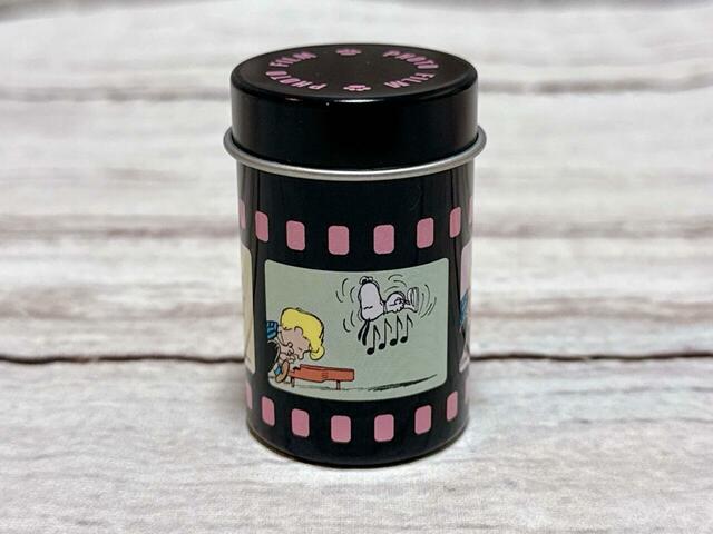 シュローダーのピアノに合わせて浮くスヌーピー！