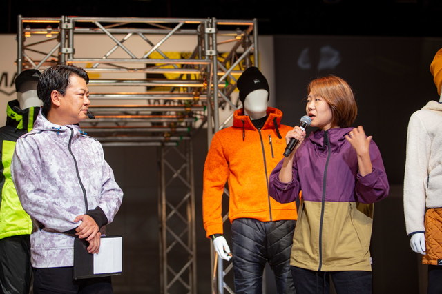 インフルエンサーのサリーさん（右）。