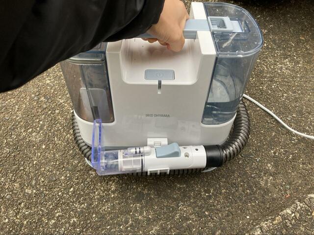 【アイリスオーヤマ リンサークリーナーRNS-P10-W】車の汚れも落としてみます