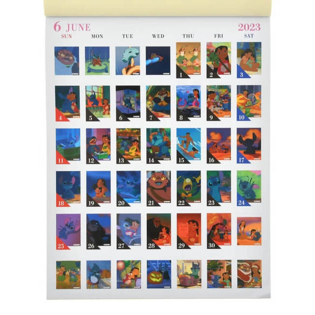 ディズニーキャラクター 壁掛けカレンダー シール 2023 CALENDARS ＆ ORGANIZERS 3,080円