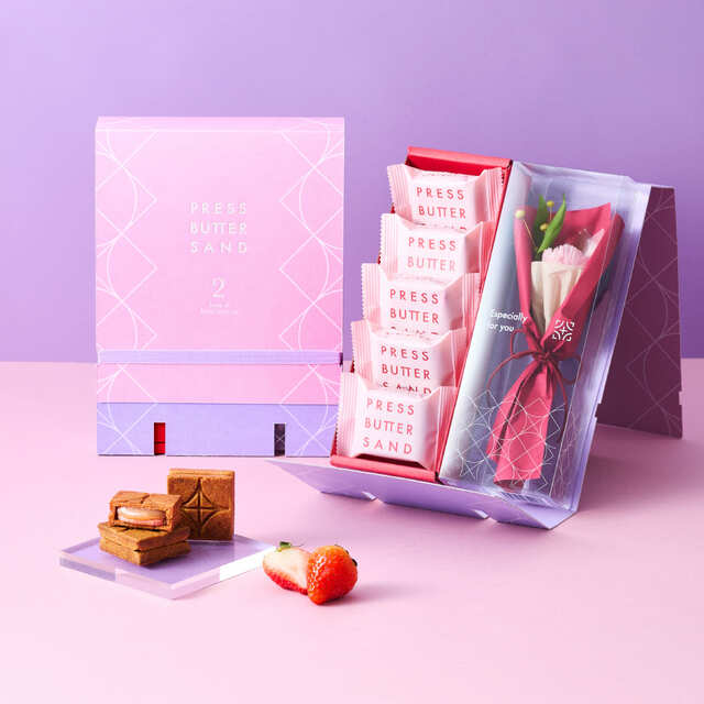 【母の日スイーツ2025／BAKE】「バターサンド〈贅沢いちご〉5個入＆カーネーションギフトセット」￥4,213