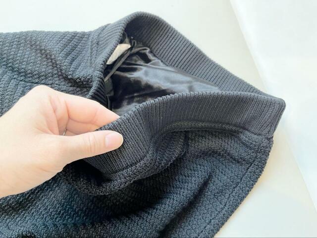 【GU 透かし編みニットスカート】ウエストは総ゴム仕様でラクちん＆ストレスフリー