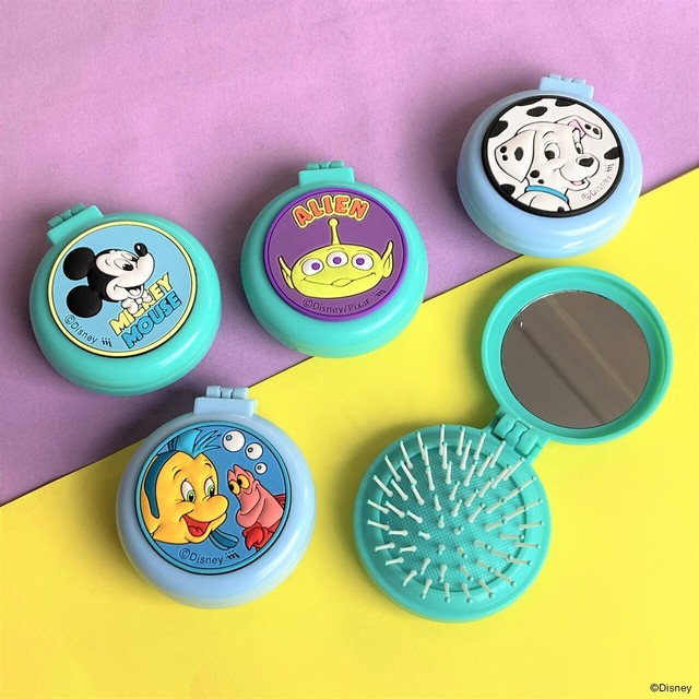 ミラー付コンパクトブラシ5種／各税抜390円（税込429円）