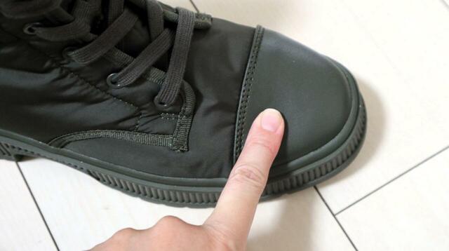 【ユニクロC パデッドレースアップブーツ】つま先とかかとは硬めの合皮素材。サイズはワンサイズ上がおすすめかも