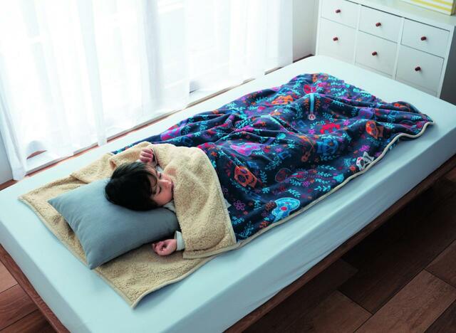 マイクロファイバーのつつ毛布(選べるキャラクター)｜￥3,990～6,990 （税込）