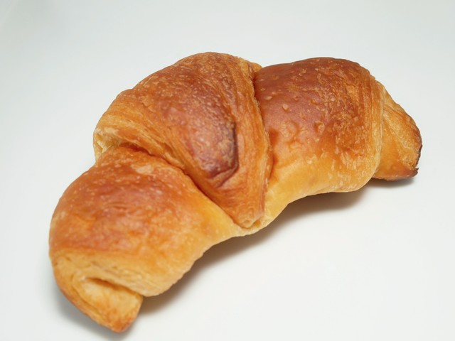 「トップバリュ糖質30%オフ 大豆粉入りクロワッサン」イオン