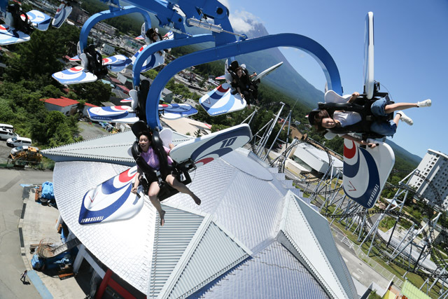 富士急ハイランド「テンテコマイ」