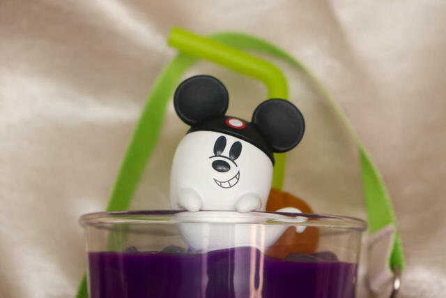 ミニスナックケース 1,300円｜東京ディズニーランド「リフレッシュメントコーナー」「ヒューイ・デューイ・ルーイのグッドタイム・カフェ」、東京ディズニーシー「カフェ・ポルトフィーノ」「ザンビーニ・ブラザーズ・リストランテ」｜東京ディズニーリゾート「ディズニー・ハロウィーン」スペシャルメニュー