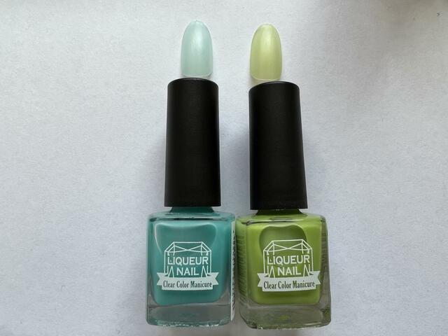 【キャンドゥ TMリキュールネイル2Y:オフェリアブルー スプラウトグリーン】マットな質感でおしゃれ
