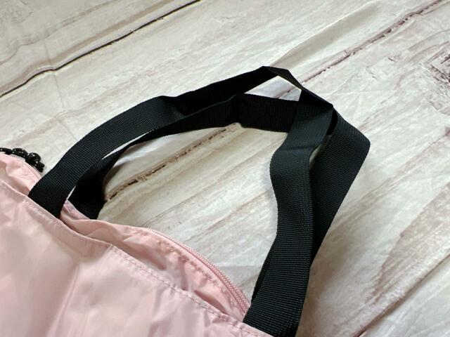 持ち手は長めなので肩がけもラクラクできます