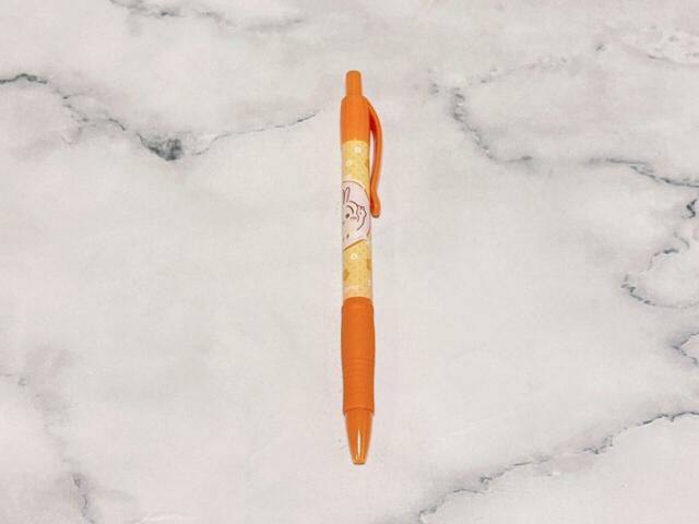 【ちいかわ ボールペン(黒)】クリップ付きのボールペンで、手帳やノート、胸ポケットなどに挟んで使える仕様