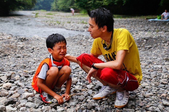 いやがる子への対応法は 子どもだけのサマーキャンプ 野外教室の心配事をプロに聞いた 1 4 ハピママ