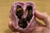 purple PAO（黒胡麻饅）・黒胡麻の餡にクルミを入れた自信作／TOKYO PAO