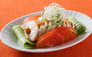「冷菜蒸し鶏の胡麻ソース」<期間:2026年7月1日~8月31日>【「牛ロースのグリル」や「国産豚ロースのグリル」など、焼きたてグリル料理が食べ放題!さらにディナー限定で“うな丼&ひつまぶし”が登場!】
