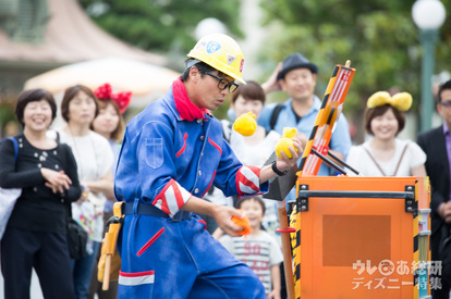Tdl ディズニー通には常識 突然始まるスゴワザショーでツレにハッピーサプライズ 写真132枚 写真 8 132 ディズニー特集 ウレぴあ総研