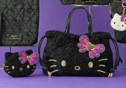 ANNA SUI×ハローキティ】新作バッグやポーチチャームが上品で大人
