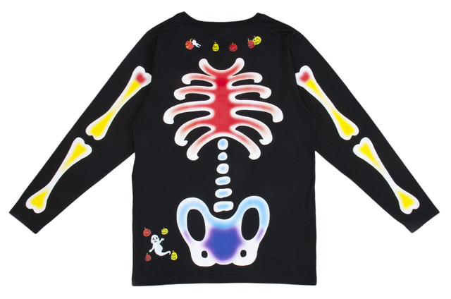 長袖Ｔシャツ｜(メンズM-L) 3,600円、(レディースM-L) 3,300円｜東京ディズニーリゾート「ディズニー・ハロウィーン」2019 スペシャルグッズ｜販売店舗：東京ディズニーランド「グランドエンポーリアム」